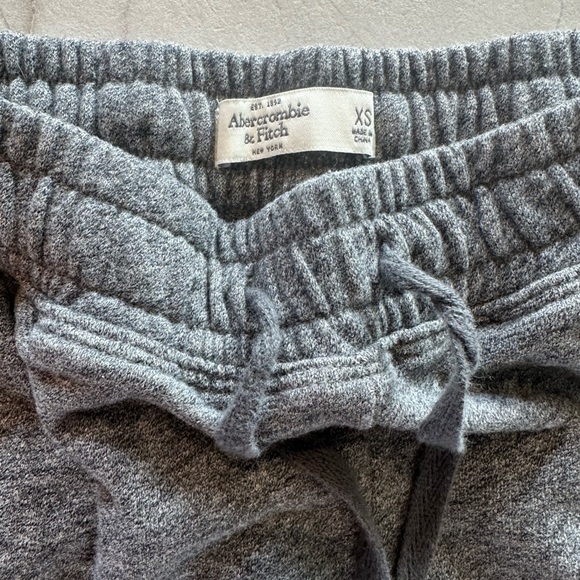 Abercrombie & Fitch Fleece Zipper Pocket Joggers - Picture 5 of 9